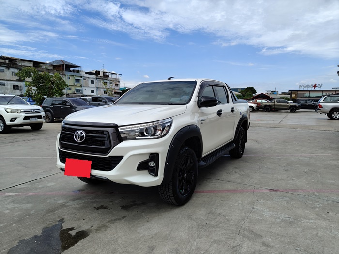 TOYOTA Hilux