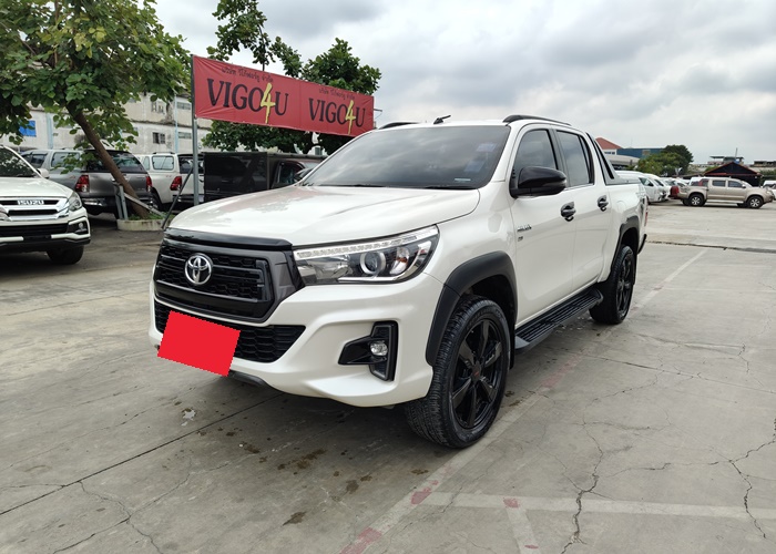 TOYOTA Hilux