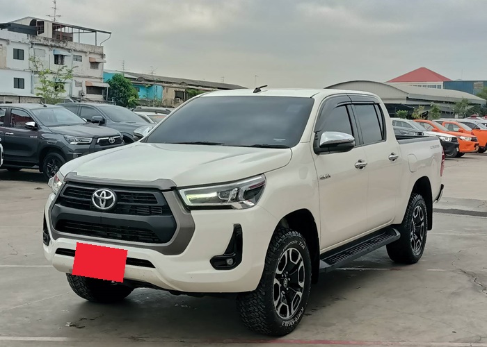 TOYOTA Hilux