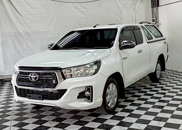 TOYOTA Hilux