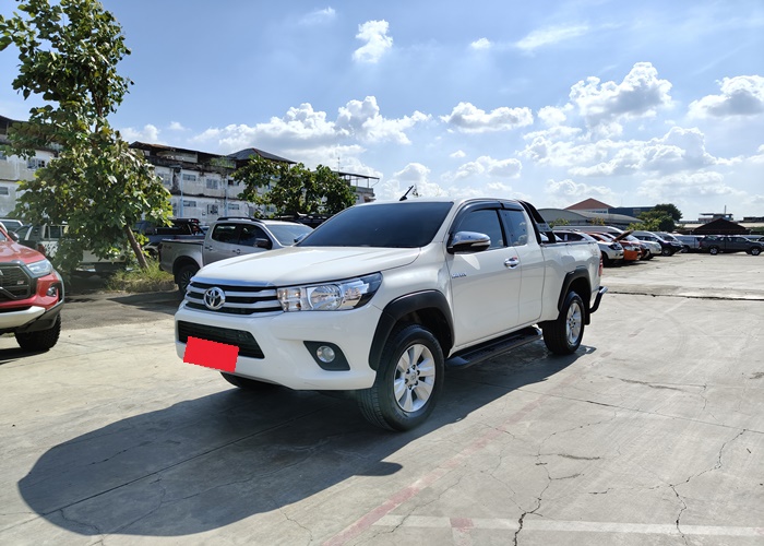 TOYOTA Hilux