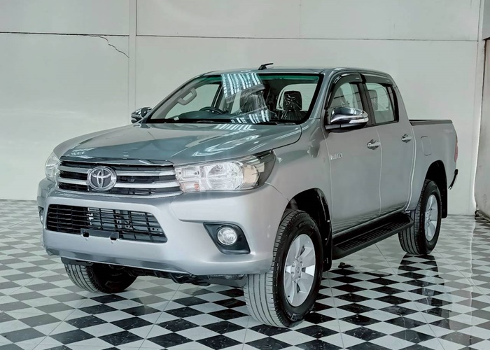 TOYOTA Hilux