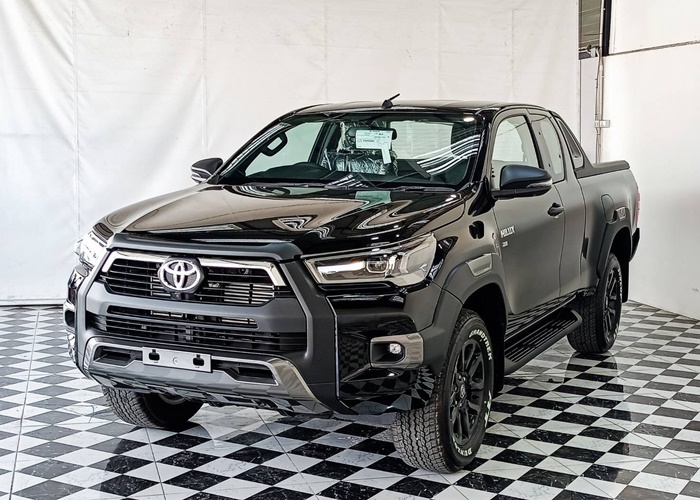 TOYOTA Hilux