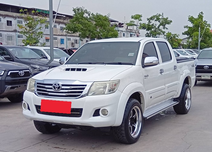 TOYOTA Hilux