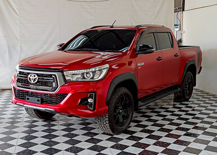 TOYOTA Hilux