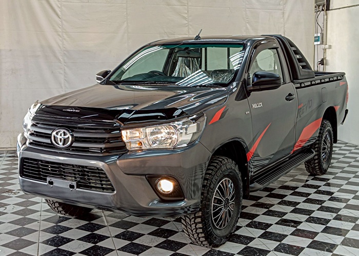 TOYOTA Hilux