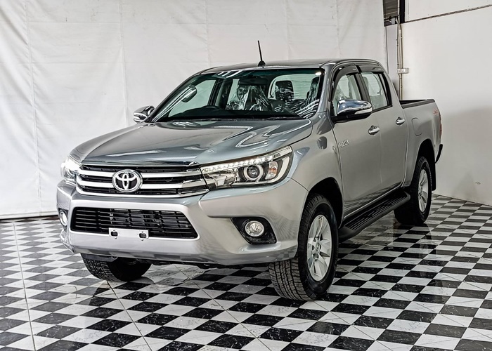 TOYOTA Hilux