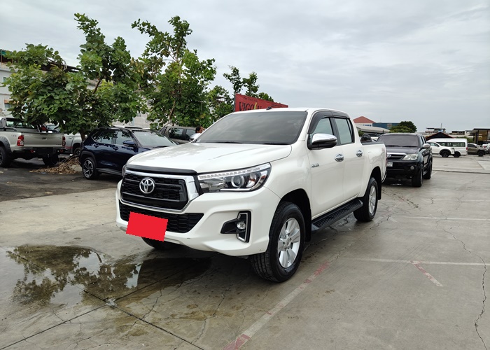 TOYOTA Hilux