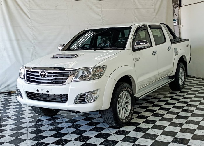 TOYOTA Hilux
