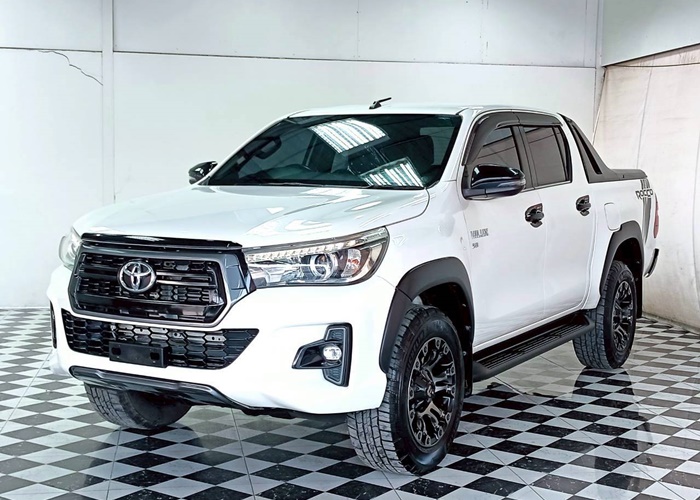 TOYOTA Hilux