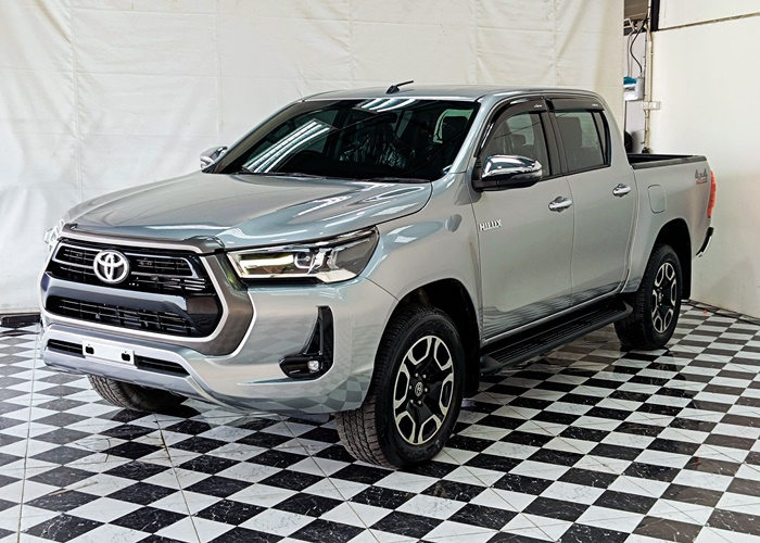 TOYOTA Hilux