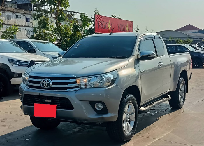 TOYOTA Hilux