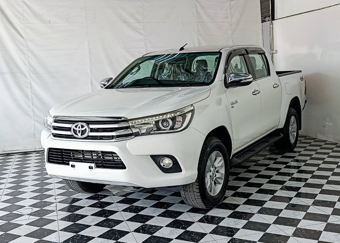 TOYOTA Hilux