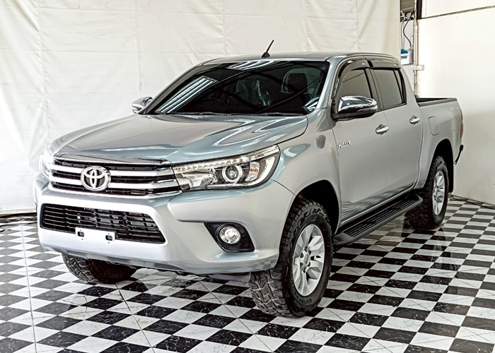 TOYOTA Hilux