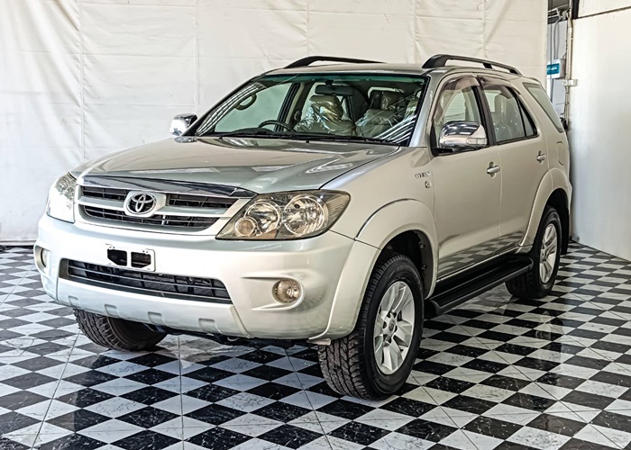 TOYOTA Fortuner