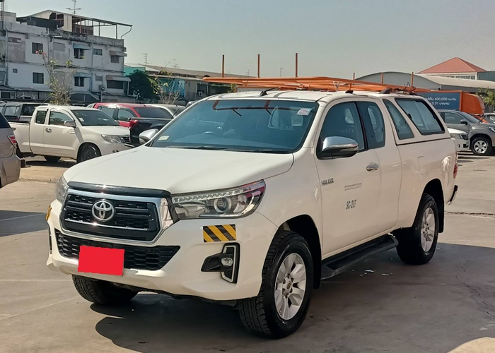 TOYOTA Hilux