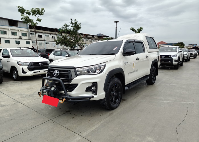 TOYOTA Hilux