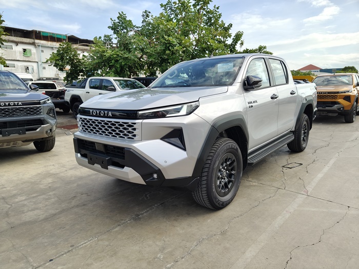 TOYOTA HILUX TRAVO 4TREX PREIMIUM