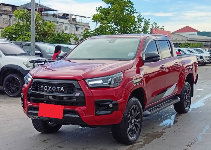 TOYOTA Hilux