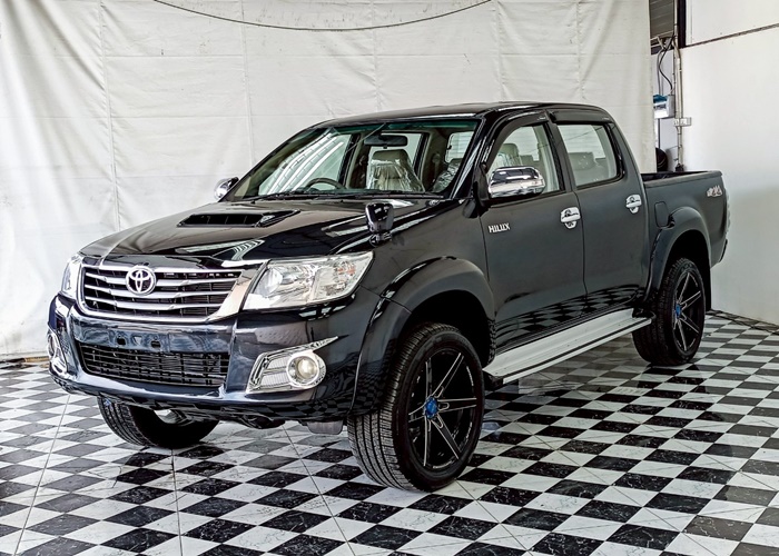 TOYOTA Hilux