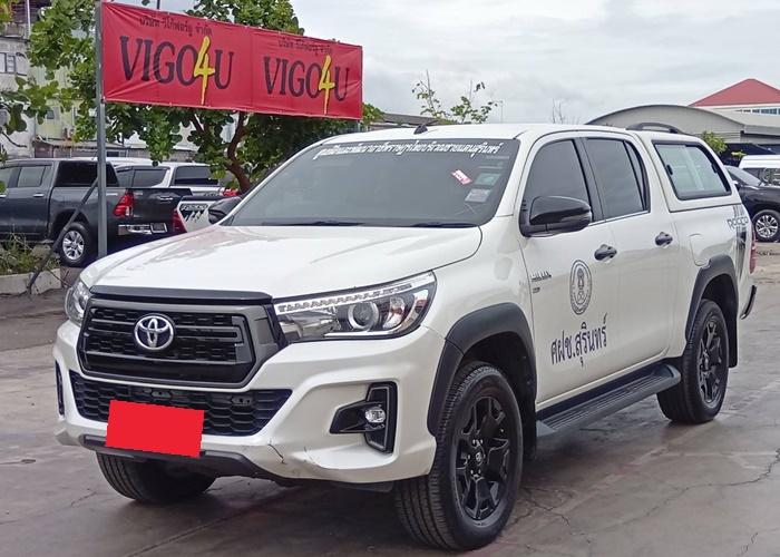 TOYOTA Hilux