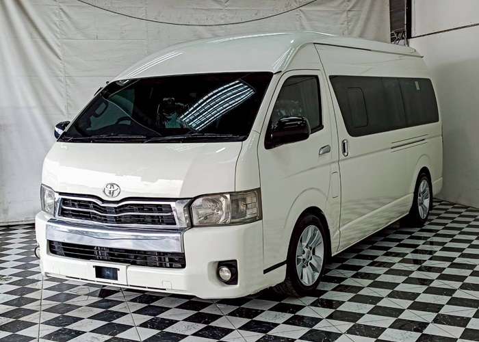 TOYOTA COMMUTER