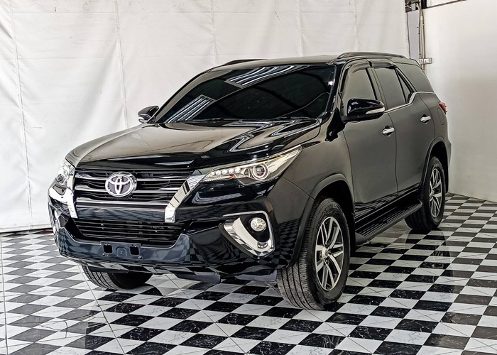 TOYOTA Fortuner