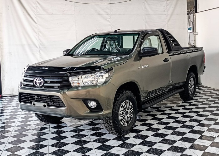 TOYOTA Hilux