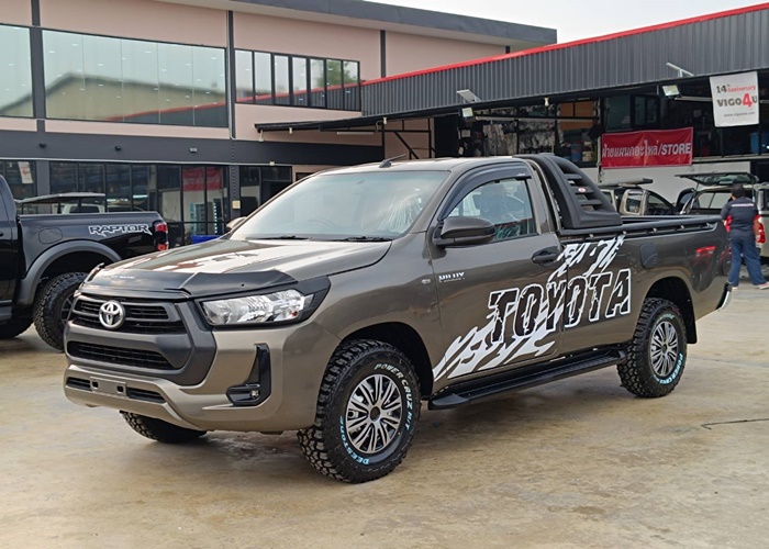 TOYOTA Hilux