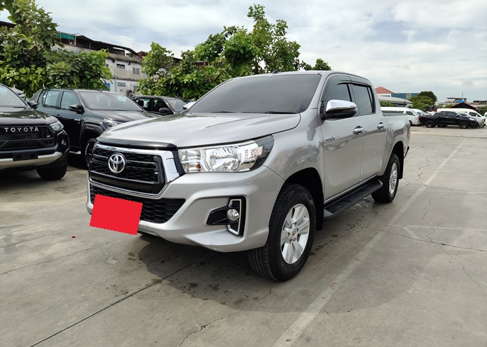 TOYOTA Hilux