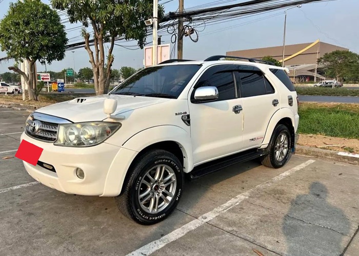 TOYOTA Fortuner