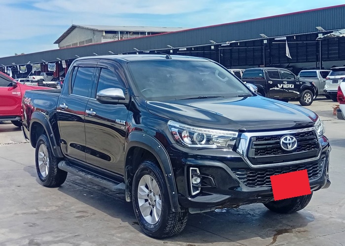 TOYOTA Hilux