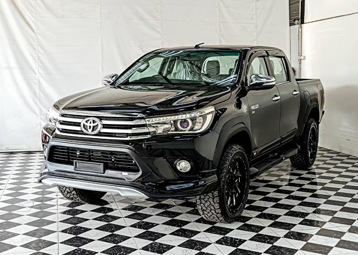 TOYOTA Hilux