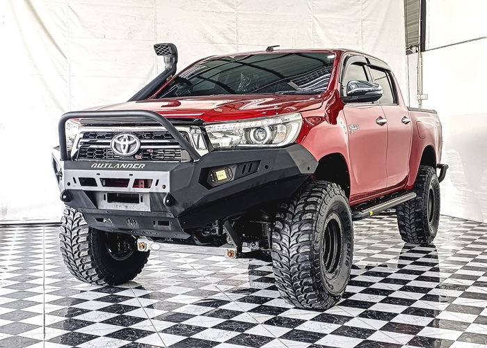 TOYOTA Hilux