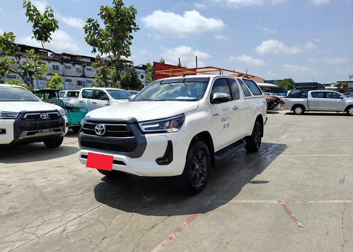 TOYOTA Hilux