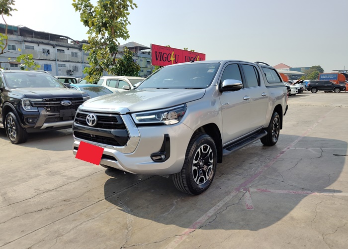 TOYOTA Hilux