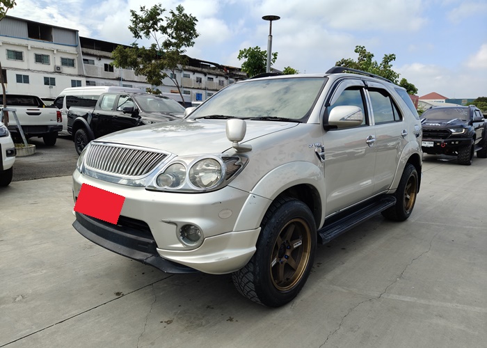 TOYOTA Fortuner