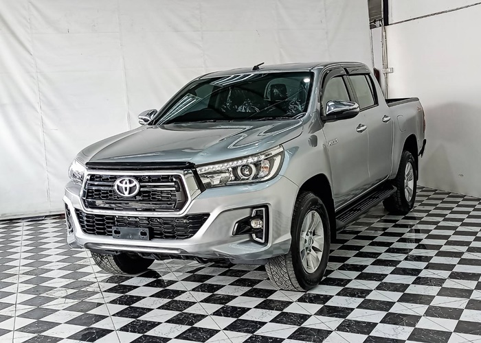 TOYOTA Hilux