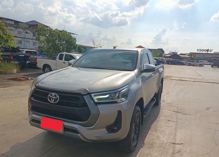 TOYOTA Hilux