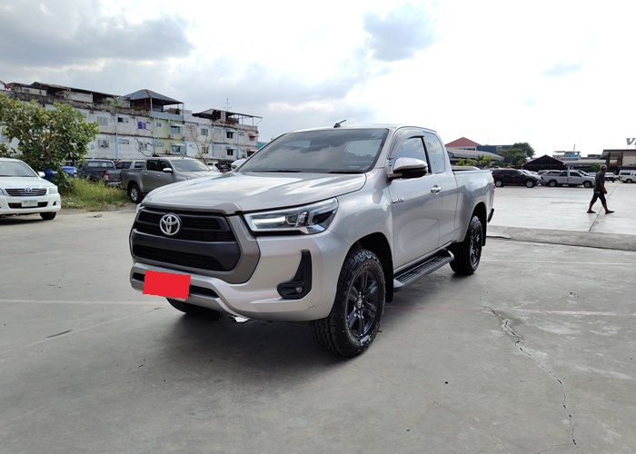 TOYOTA Hilux