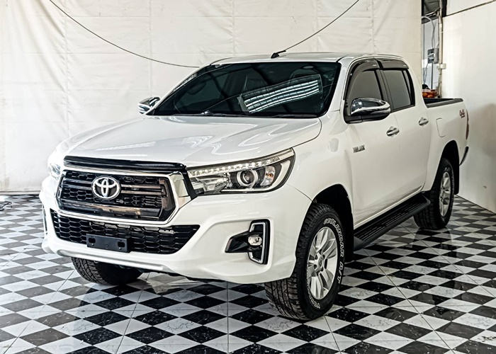 TOYOTA Hilux