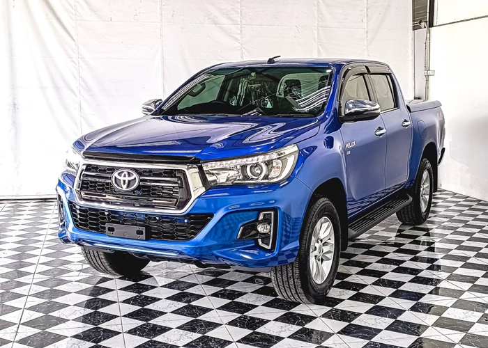 TOYOTA Hilux