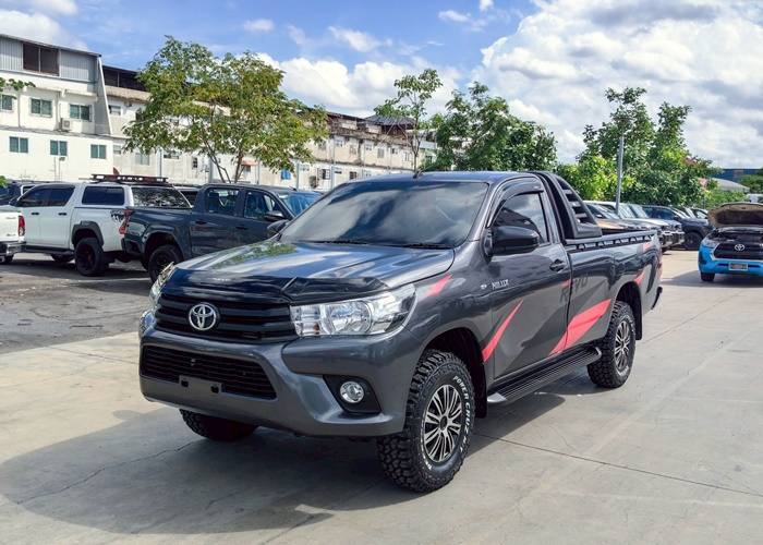 TOYOTA Hilux
