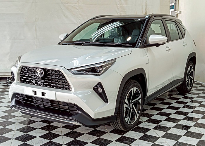 TOYOTA CROSS