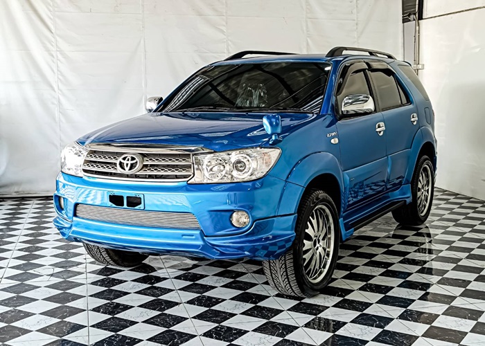 TOYOTA Fortuner