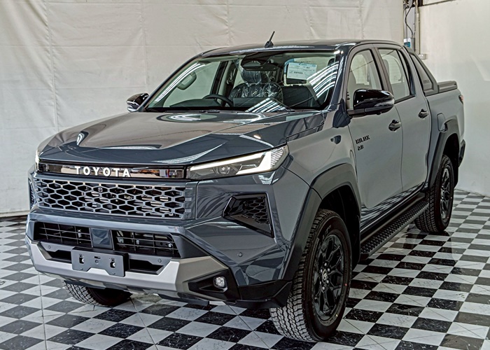 TOYOTA TRAVO OVERLAND PLUS