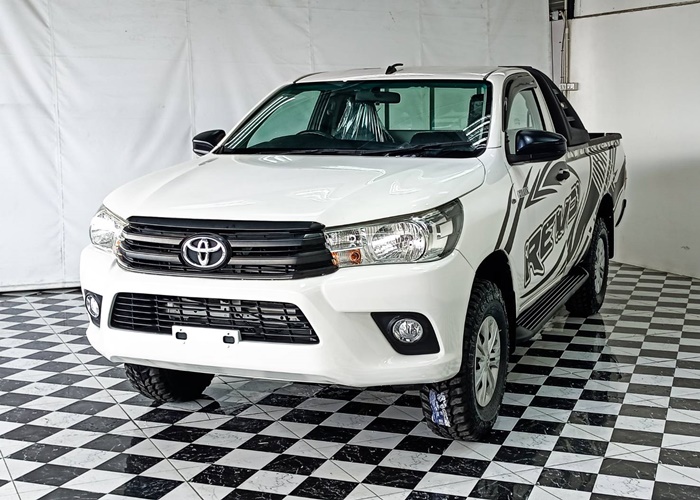 TOYOTA Hilux