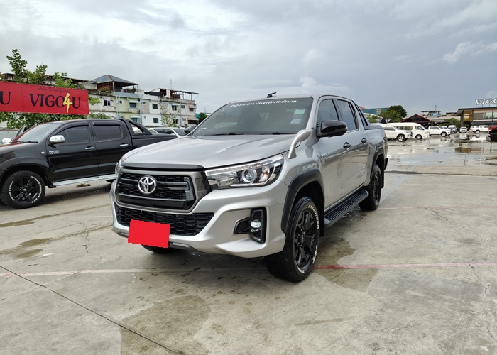 TOYOTA Hilux