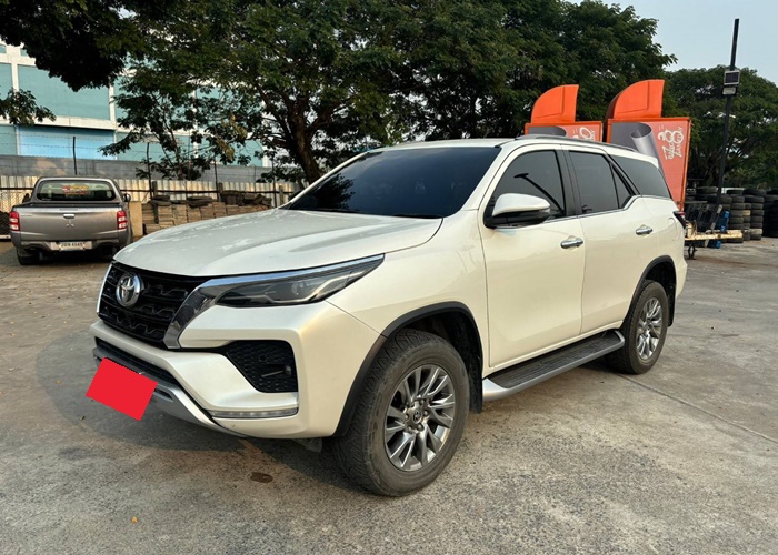 TOYOTA Fortuner