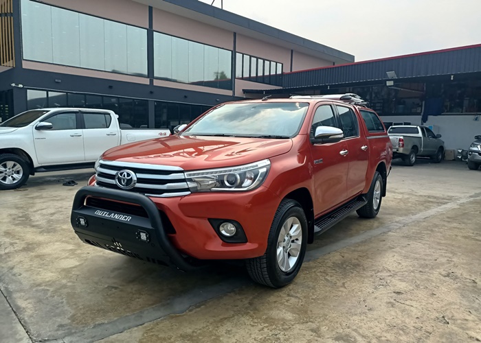 TOYOTA Hilux